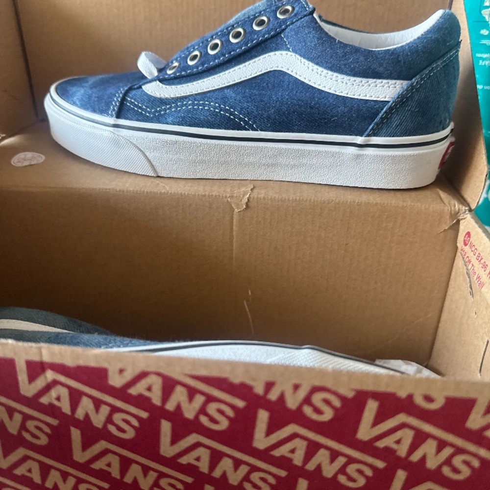 Vans women’s Denim Blue Sneakers